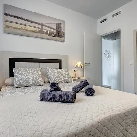 Apartment Terrace, Parking & Pool Estepona