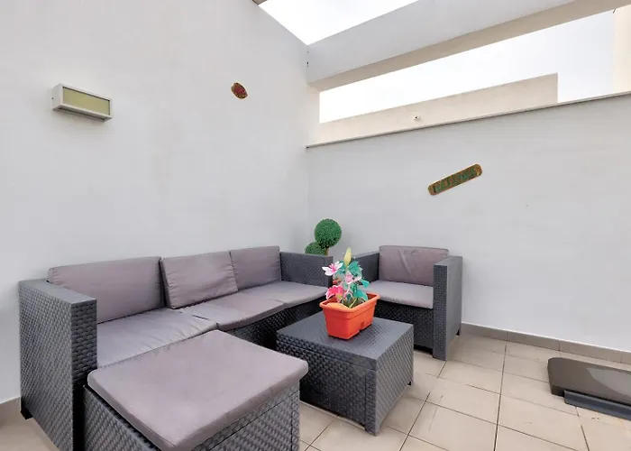 Daire Terrace, Parking & Pool *